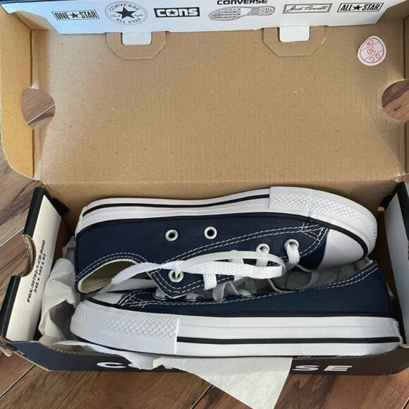 Converse Boys Navy Tie Up Sneakers Navy New Size 12 - Picture 3 of 5